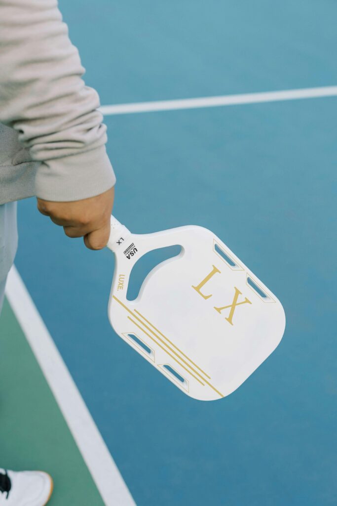 pexels-luxe-pickleball-2147815862-29775348 lx-paddle
